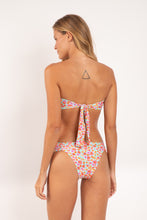 Load image into Gallery viewer, Model Back: Rio De Sol Set Set Ditsy-Sky Mavi Baobi