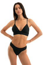 Load image into Gallery viewer, Model Front: Rio De Sol Bottom Bottom Cloque Preto Tri Cos