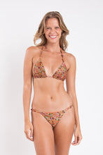 Load image into Gallery viewer, Model Front: Rio De Sol Set Set Bouquet Tri-Rev Essential-Rev