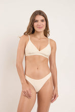 Load image into Gallery viewer, Model Front: Rio De Sol Set Set Touch-Natural Paola Essential