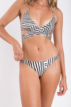 Load image into Gallery viewer, Image 09: Rio De Sol Top Top Collage Kate