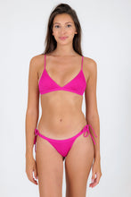 Load image into Gallery viewer, Model Front: Rio De Sol Top Top Cotele-Amaranto Tri-Fixo