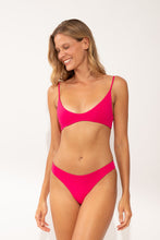 Load image into Gallery viewer, Image 07: Wednesday In Hawaii By Rio De Sol Top Top Guava Hana