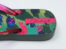 Load image into Gallery viewer, Image 04: Rio De Sol Flip-Flop Wilds Slim
