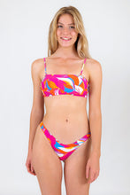 Load image into Gallery viewer, Model Front: Rio De Sol Set Set Antelope Bandeau-Reto High-Leg
