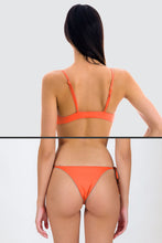 Load image into Gallery viewer, Model Back: Rio De Sol Set Set Light-Peach Mila Ibiza

